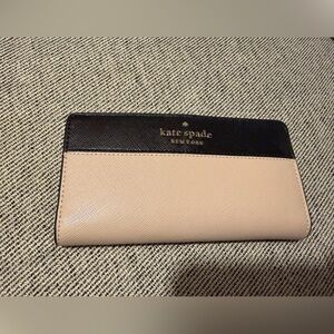 NEW Kate Spade Beige and Black Zip Wallet